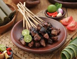 7 Rekomendasi Tempat Makan Sate Enak di Jakarta Pusat, Rasanya Juara