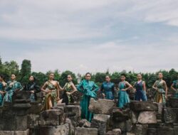 Angkat Budaya Bangsa, 4 Desainer Tanah Air Gelar Peragaan Busana di Candi Sewu