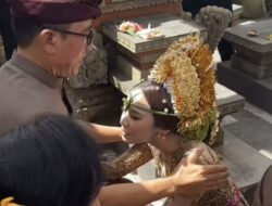 Momen Mahalini Sungkem pada Ayah di Prosesi Adat Mepamit, Penuh Haru