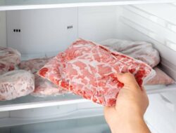 Berapa Lama Daging Sapi Kurban Bisa Tahan di Freezer?