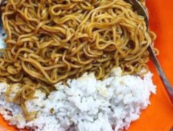 Waspada! Makan Mi Bersama Nasi Bisa Buat Organ Tubuh Rusak