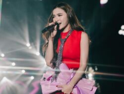 Tangis Mahalini Pecah di Atas Panggung, Curhat tentang Luka Hati karena Cacian