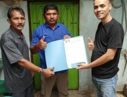 Diharapkan Tingkatkan Kesejahteraan Buruh Ketua SPN Kota Dumai Serahkan SK Kepada PUK PT STA