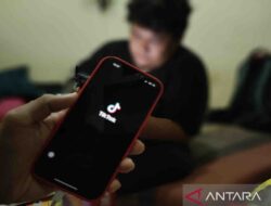 Berikut ini cara mudah agar komen di TikTok jadi biru