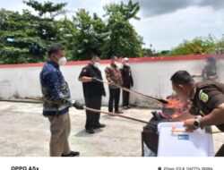 Kejari Dumai Musnah Barang Bukti Berkekuatan Hukum Tetap