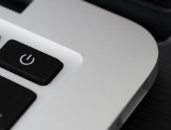 Mengenal arti simbol “I” dan “O” pada tombol power elektronik