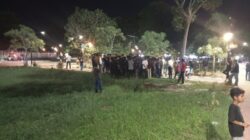 Aksi Tawuran 2 Kelompok Remaja di Taman Bukit Gelanggang