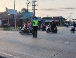 Polsek Bukit Kapur AKP Boy Setiawan, S.A.P., M.Si.Melaksanakan Giat Strong Poin Serta Pengaturan Arus Lalu Lintas