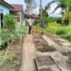 Bripka Bob Sinaga Melaksanakan Kegiatan Pengecekan Ketahanan Pangan Dengan Memantau Penanaman Cabe.