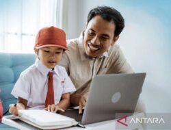 10 cara mengurangi screen time agar mata tetap sehat dan tidur nyenyak