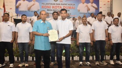 Resmi Menjabat Ketua KONI Dumai AKJ Menekankan Pentingnya Kebersamaan Seluruh Pengurus Menjalankan Roda Organisasi.