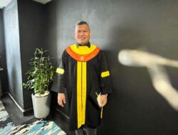 Ales Saprijon Resmi Sandang Gelar Sarjana Hukum, Raih IPK 3,15 pada Wisuda di Pekanbaru.