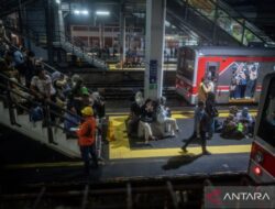 Mengapa listrik sering padam saat petir menyambar?